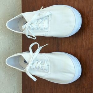 Keds Classic White Canvas Lace Up Sneakers with Terry Lining Size 8